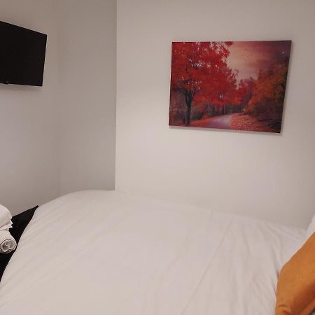 4 Eyre Square Lane Apartment Голуей Екстериор снимка