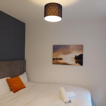 4 Eyre Square Lane Apartment Голуей Екстериор снимка
