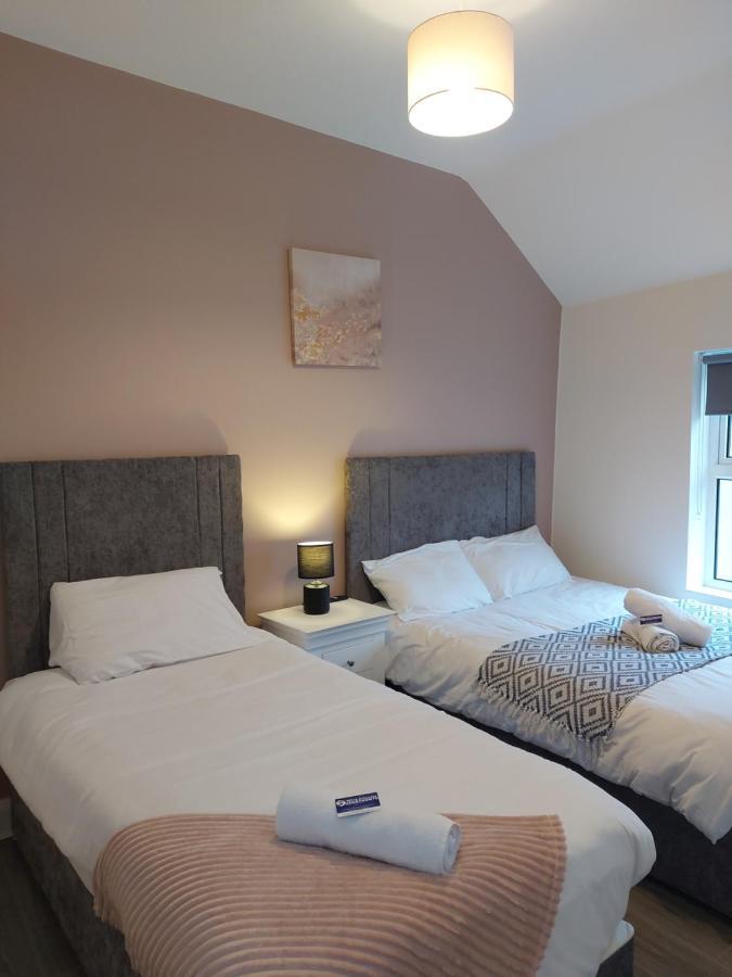 4 Eyre Square Lane Apartment Голуей Екстериор снимка