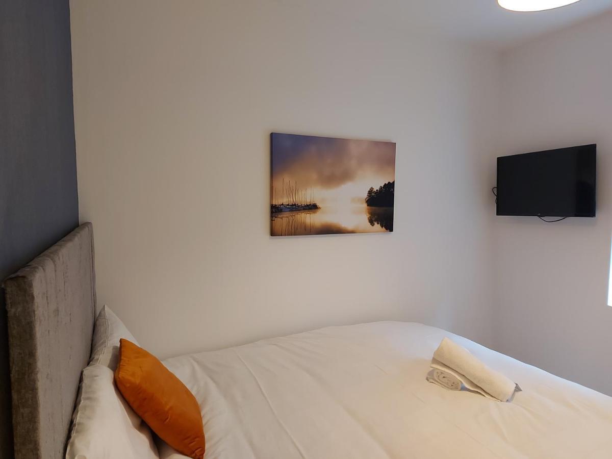 4 Eyre Square Lane Apartment Голуей Екстериор снимка