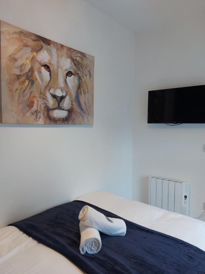 4 Eyre Square Lane Apartment Голуей Екстериор снимка