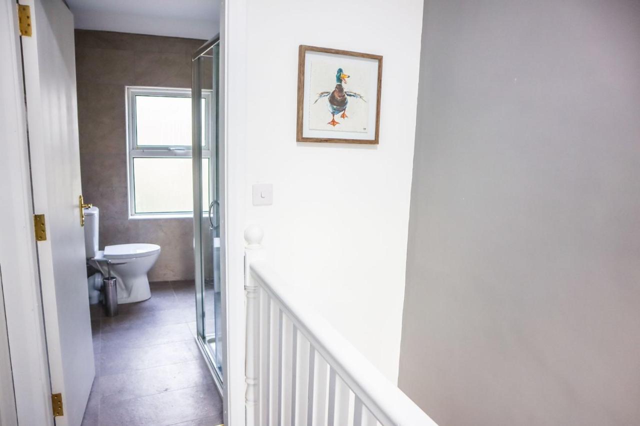 4 Eyre Square Lane Apartment Голуей Екстериор снимка